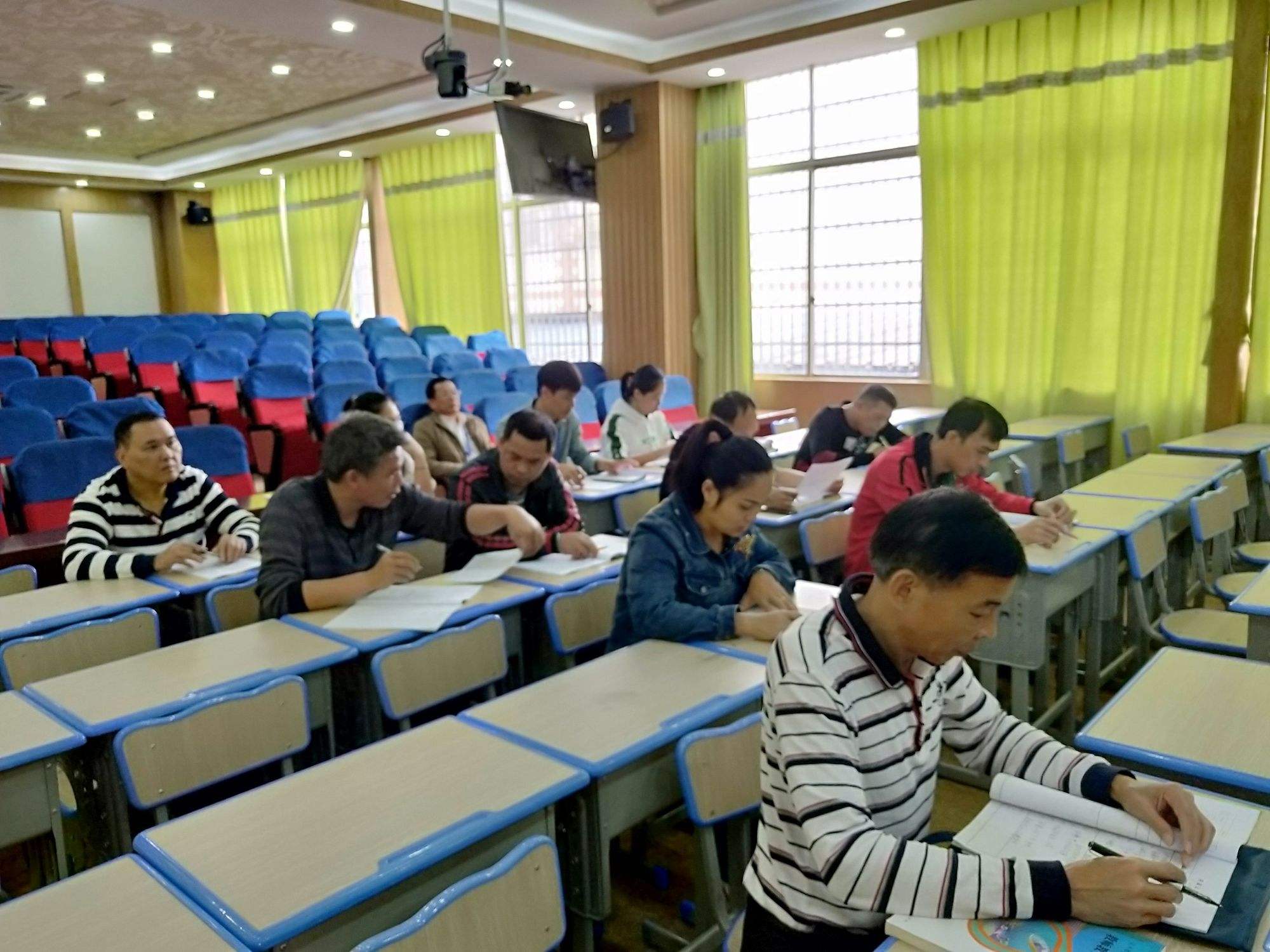 小学数学评课用语缺点及建议_小学评课数学用语优缺点及建议