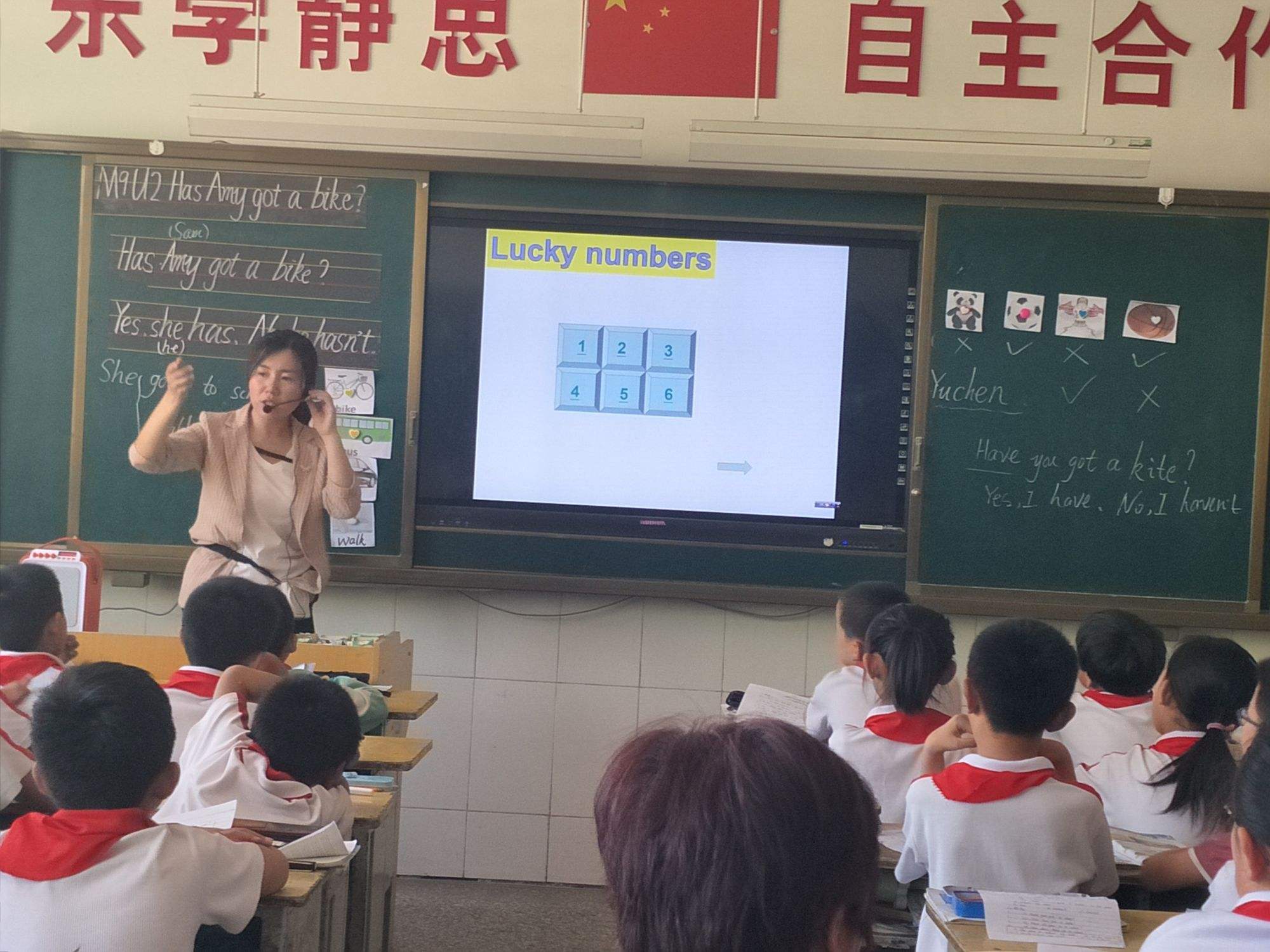 小学英语老师优秀教师事迹材料_小学英语老师
